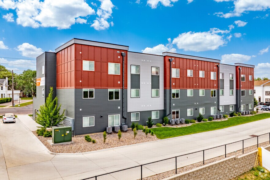 1720 Morningside Ave, Sioux City, IA à vendre - Photo de l’immeuble – Image 2 sur 14