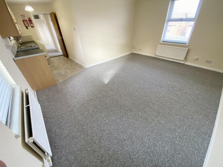 63 Chemical Rd, Swansea à vendre - Photo de l’immeuble – Image 2 sur 28