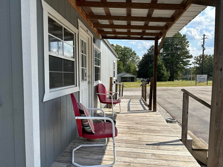 1019 E Bankhead St, New Albany, MS à vendre - Photo de l’immeuble – Image 2 sur 20