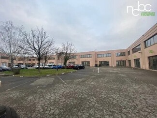 Plus de détails pour Local d’activités à vendre