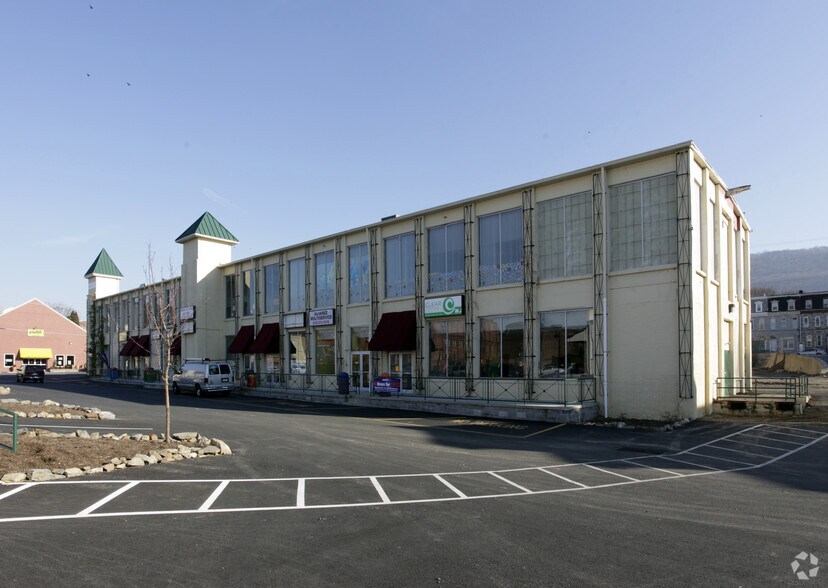 810 E Oley St, Reading, PA à vendre - Photo de l’immeuble – Image 3 sur 10