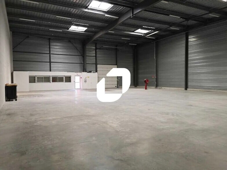 Local d’activités dans Blanquefort à louer - Photo intérieure – Image 1 sur 7