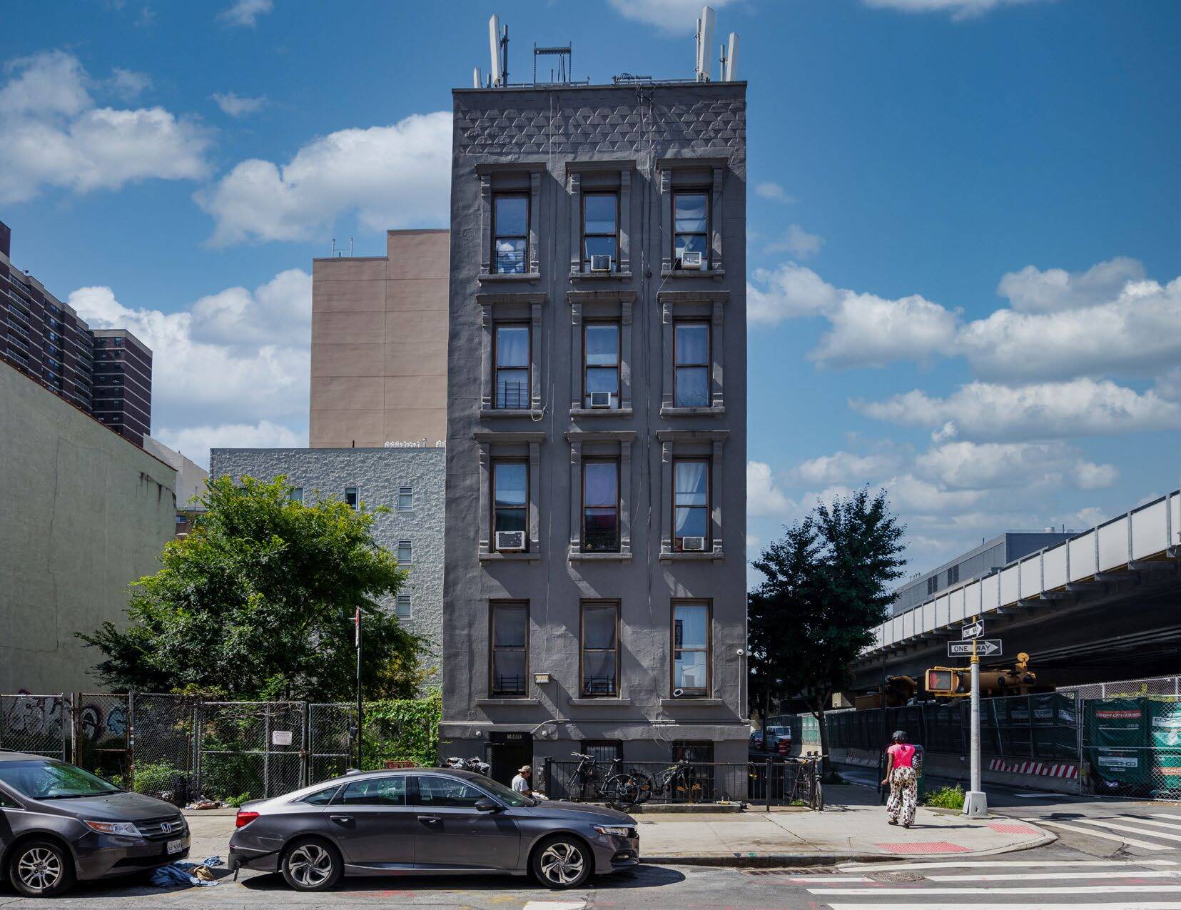 100 E 123rd St, New York, NY à vendre Photo de l’immeuble– Image 1 sur 4