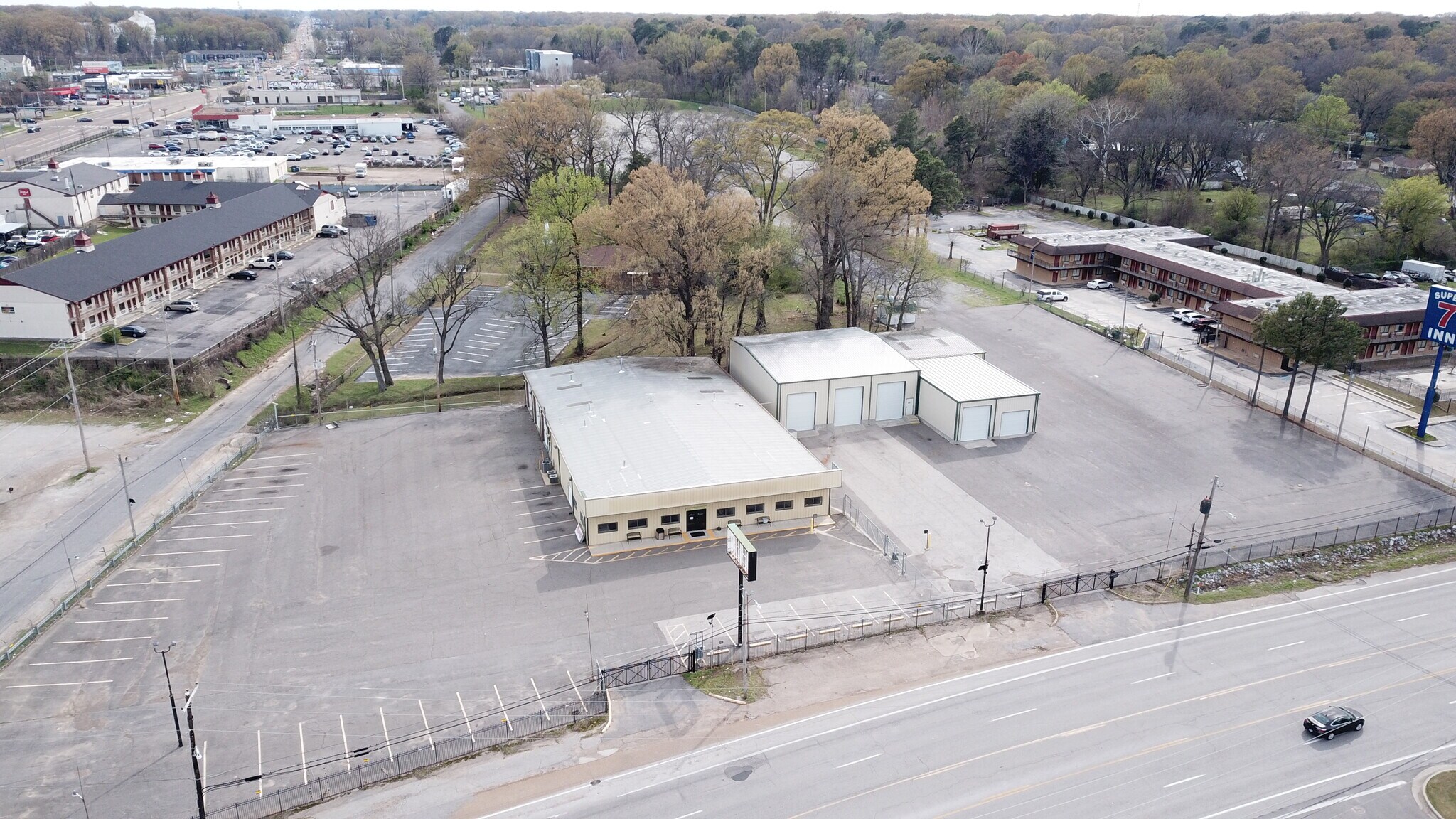 1145 Brooks Rd, Memphis, TN à vendre Photo principale– Image 1 sur 15