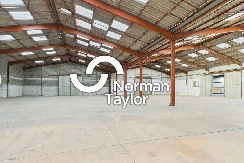 Local d’activités dans Perpignan à louer Photo de l’immeuble– Image 1 sur 13