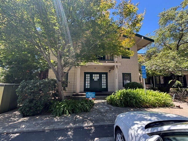 1303 Jefferson St, Napa, CA à louer - Photo de l’immeuble – Image 2 sur 11