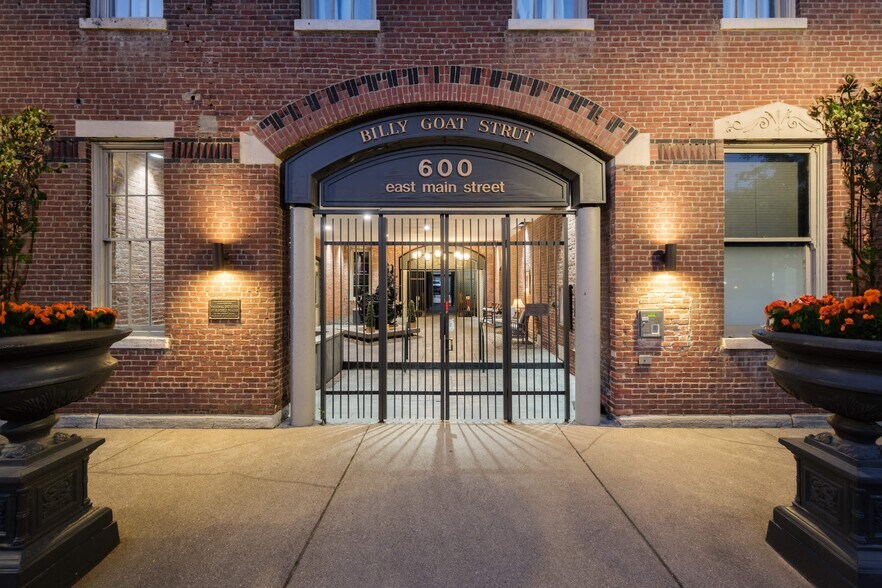 600 E Main St, Louisville, KY à vendre - Photo de l’immeuble – Image 3 sur 21