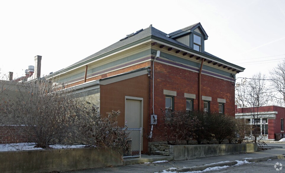 4410 Brazee St, Cincinnati, OH à louer - Photo de l’immeuble – Image 2 sur 2