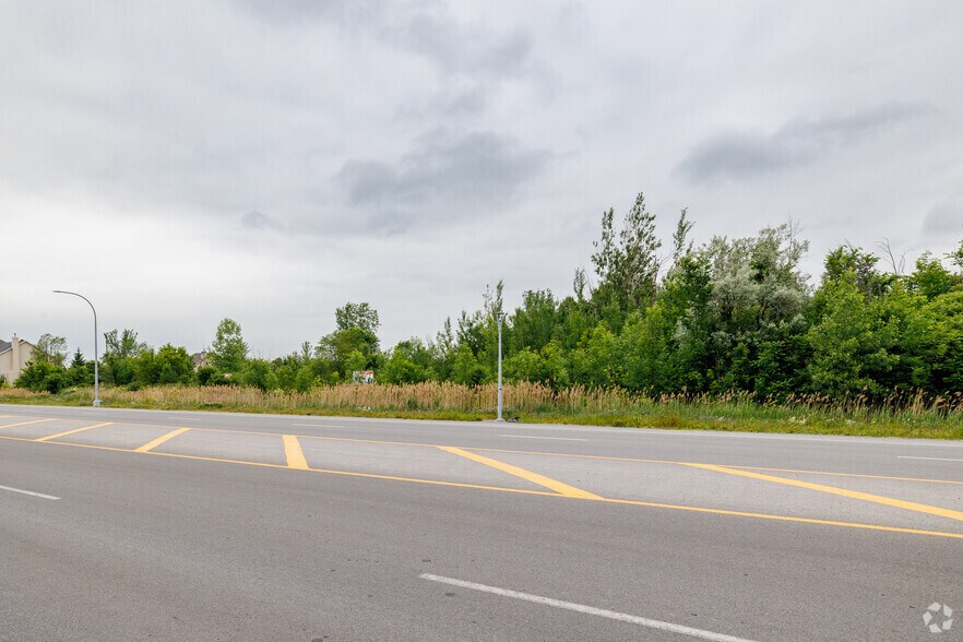 563 Rue Paillé, Laval, QC à vendre - Photo de l’immeuble – Image 2 sur 4