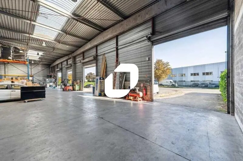 Local d'activités dans SAINT-OUEN-L'AUMONE à vendre - Photo de l’immeuble – Image 3 sur 14