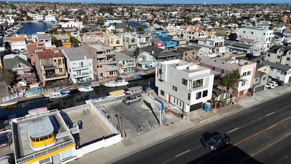 16746 Pacific Coast Hwy, Huntington Beach, CA à vendre - Photo de l’immeuble – Image 3 sur 19