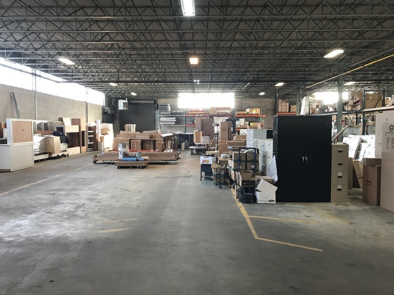 70 Mall Dr, Commack, NY à louer - Photo intérieure – Image 3 sur 5