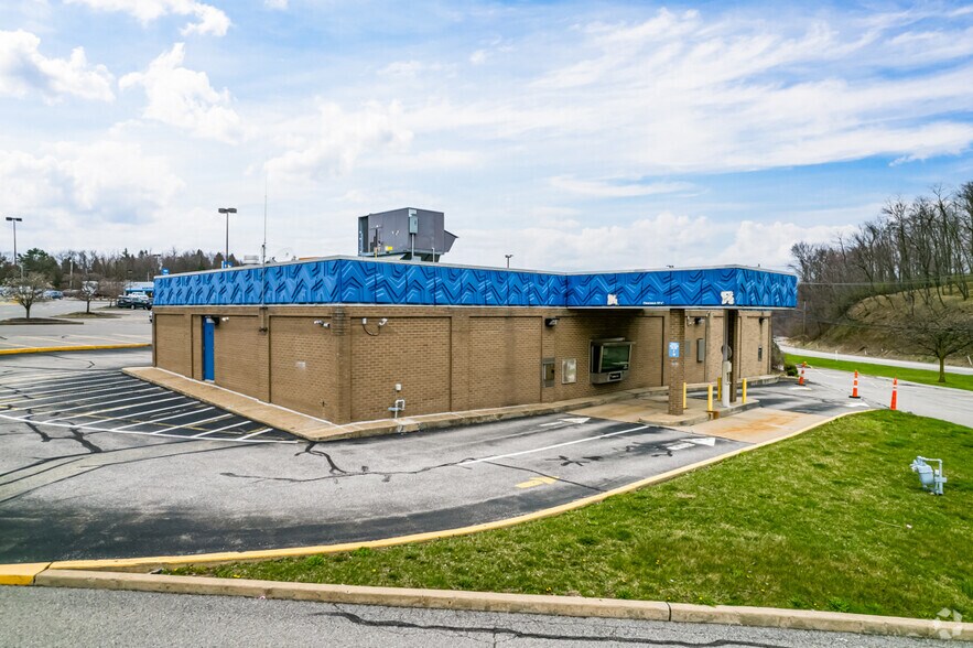 5990 University Blvd, Moon Township, PA à louer - Photo de l’immeuble – Image 2 sur 3