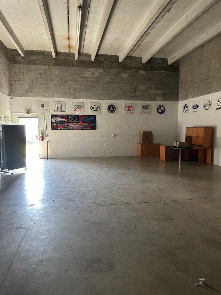 12434-12466 NW 38th Ave, Opa-locka, FL à louer Photo intérieure– Image 1 sur 1