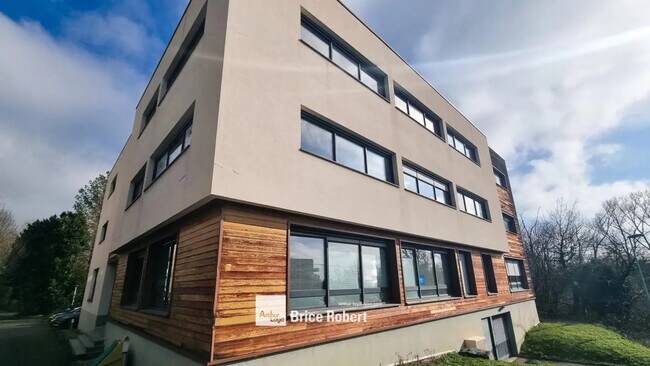 Plus de détails pour 9 Chemin Du Jubin, Dardilly - Bureau à vendre