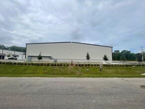 730 Parque Dr, Ormond Beach, FL à louer Photo de l’immeuble– Image 2 sur 6