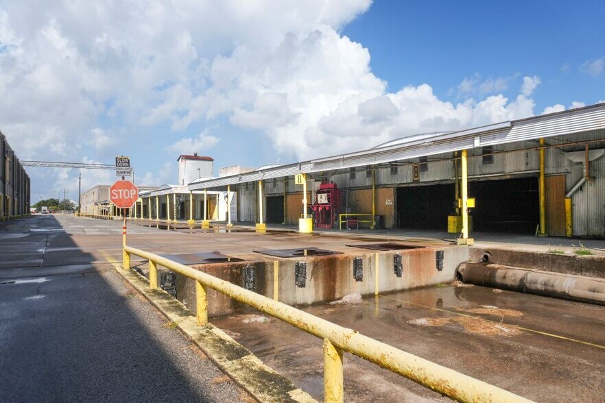 201 N 19th St, Corpus Christi, TX à louer - Photo de l’immeuble – Image 3 sur 15