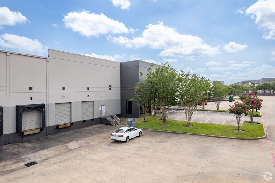 6323-6351 Windfern Rd, Houston, TX à louer - Photo de l’immeuble – Image 2 sur 5