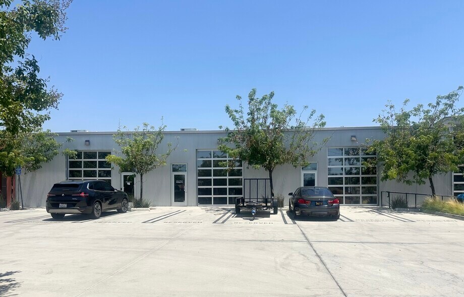 1621 1st St, San Fernando, CA à louer - Photo de l’immeuble – Image 3 sur 7