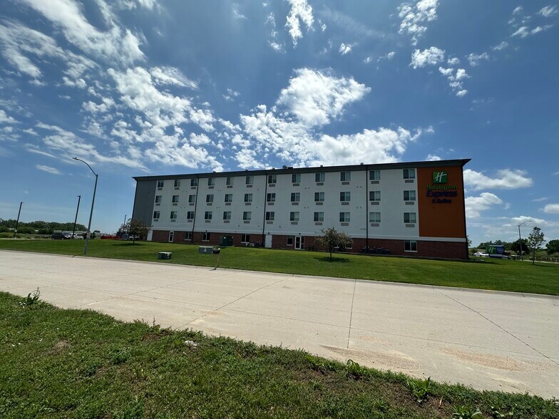 4020 S Grand Ave, York, NE à vendre - Photo de l’immeuble – Image 2 sur 21