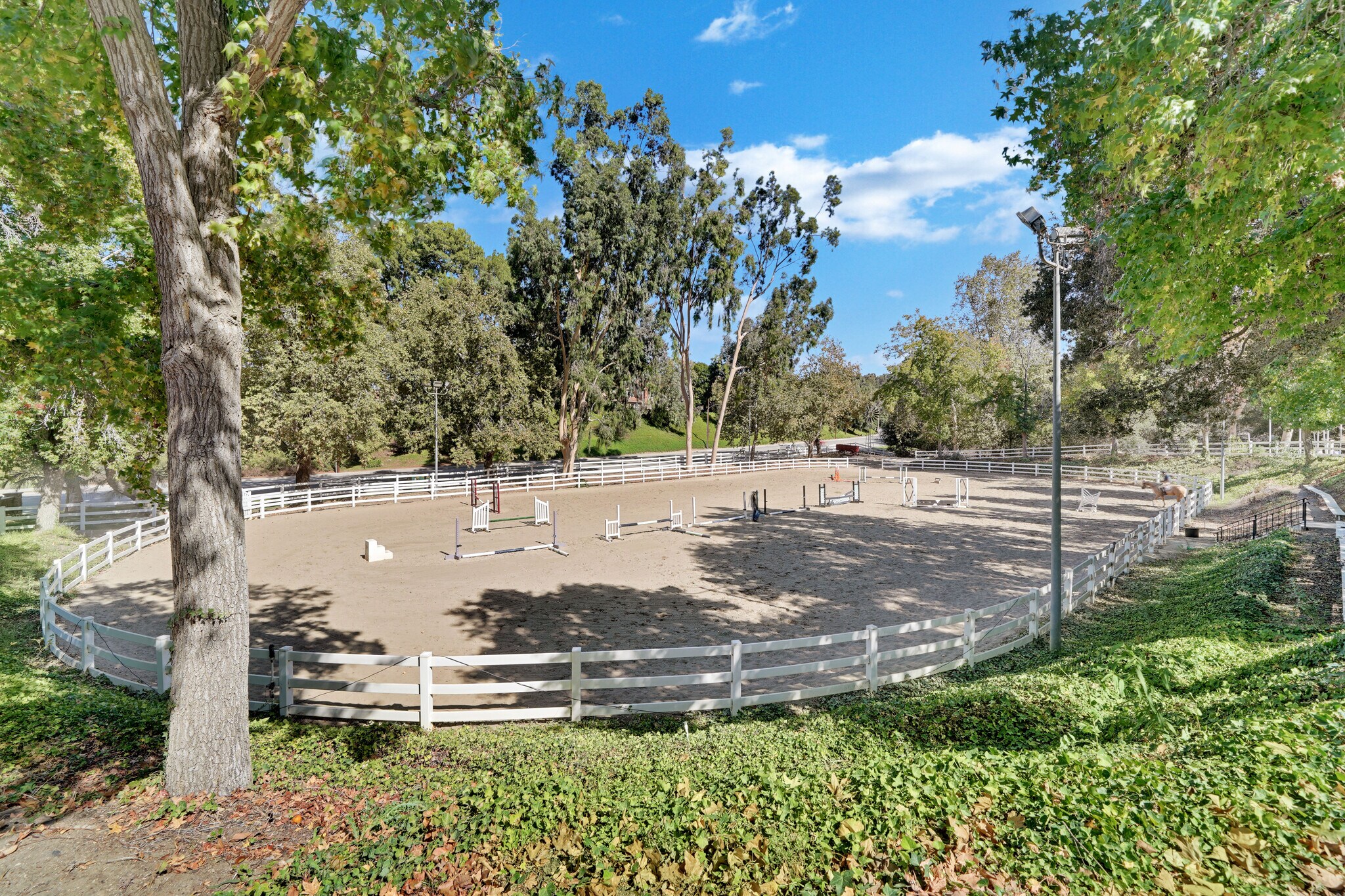 6352 E Nohl Ranch Rd, Anaheim, CA à vendre Photo principale– Image 1 sur 35