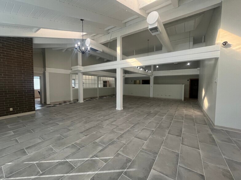 7810 W Good Hope Rd, Milwaukee, WI à vendre - Photo intérieure – Image 2 sur 6