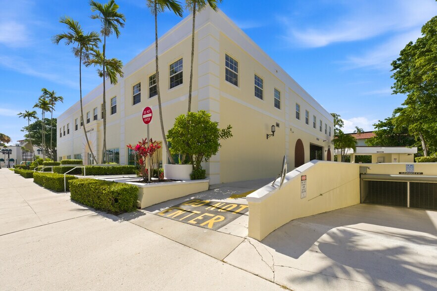 220 Sunrise Ave, Palm Beach, FL à louer - Photo de l’immeuble – Image 2 sur 15
