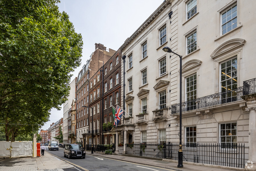 43 Upper Grosvenor St, Londres à vendre - Photo de l’immeuble – Image 1 sur 8