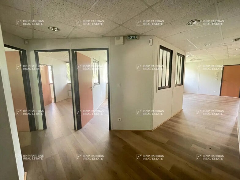 Bureau dans Rennes à vendre - Photo de l’immeuble – Image 1 sur 9