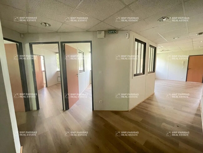 Plus de détails pour Bureau à vendre