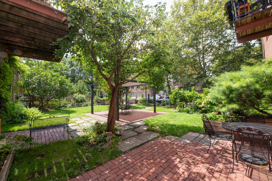 2135 E Susquehanna Ave, Philadelphia, PA à vendre - Photo de l’immeuble – Image 2 sur 14