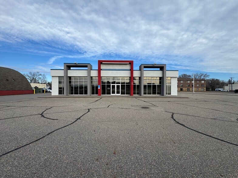 125 Division St, Waite Park, MN à vendre - Photo de l’immeuble – Image 1 sur 19