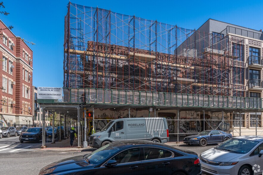 395-403 Evergreen Ave, Brooklyn, NY à louer - Photo de l’immeuble – Image 2 sur 7