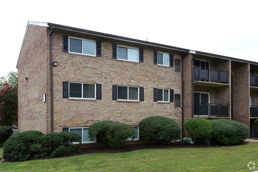The Glen Burnie Apartment Collection portefeuille de 3 biens à vendre sur LoopNet.fr - Photo principale – Image 2 sur 4
