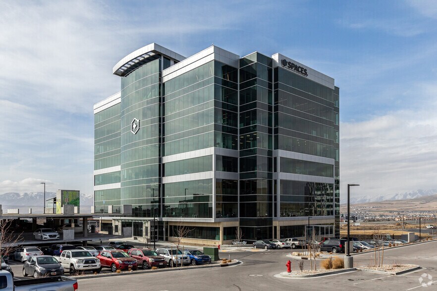 3300 N Triumph Blvd, Lehi, UT à louer - Photo de l’immeuble – Image 2 sur 20