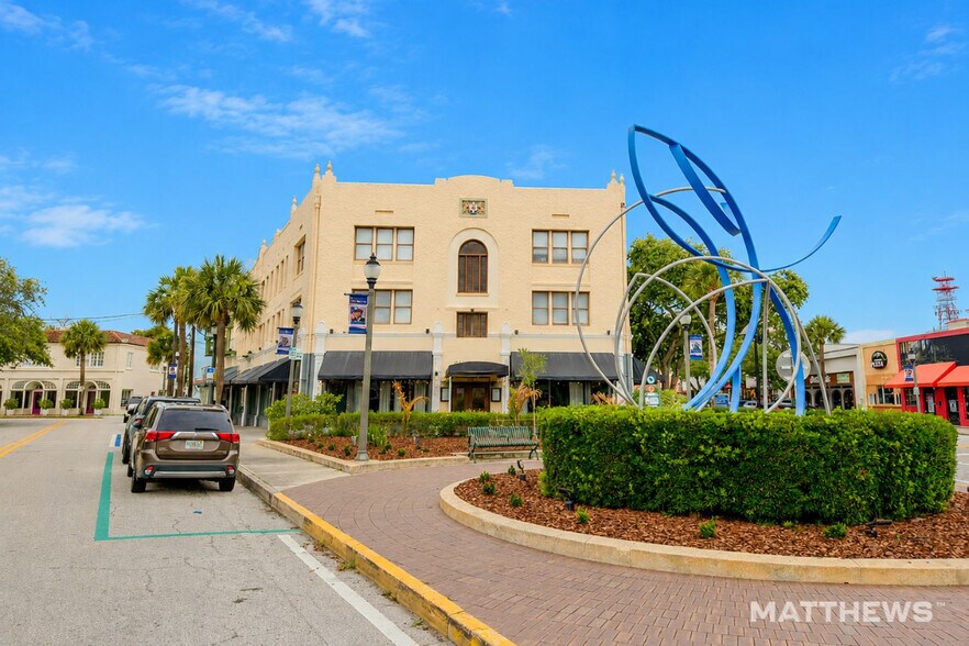 927 E New Haven Ave, Melbourne, FL à vendre - Photo de l’immeuble – Image 2 sur 5