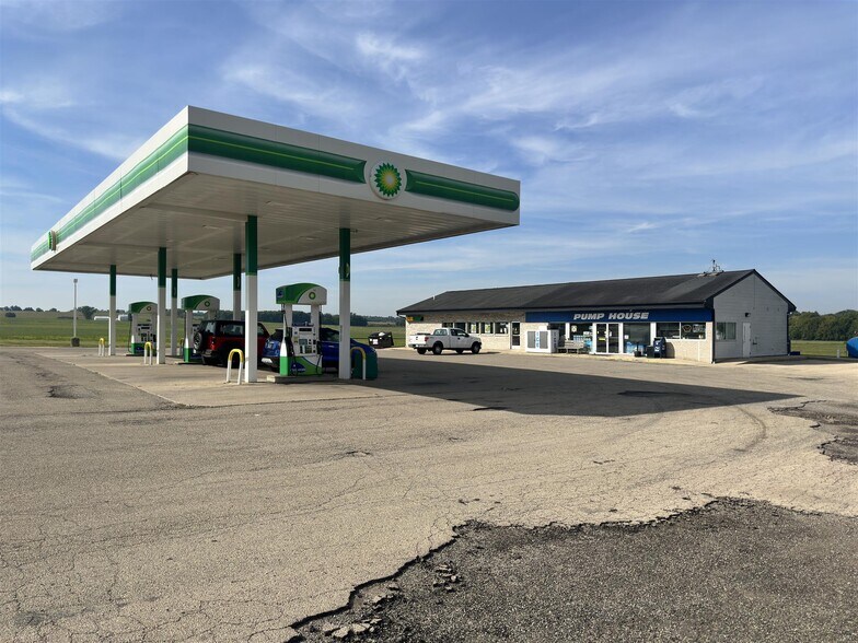 12180 Center Rd, Durand, IL à vendre - Photo de l’immeuble – Image 1 sur 56