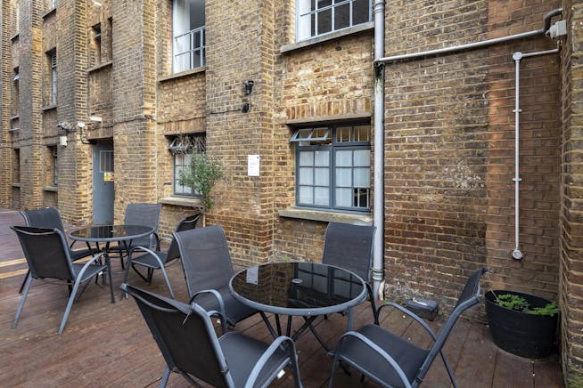 Chillingworth Rd, Londres à vendre - Photo de l’immeuble – Image 2 sur 15