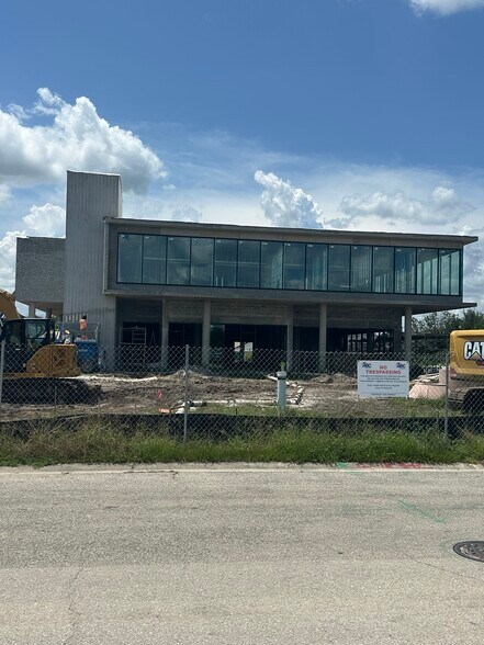 12060 Crystal Commerce Way, Orlando, FL à louer - Photo de l’immeuble – Image 2 sur 7