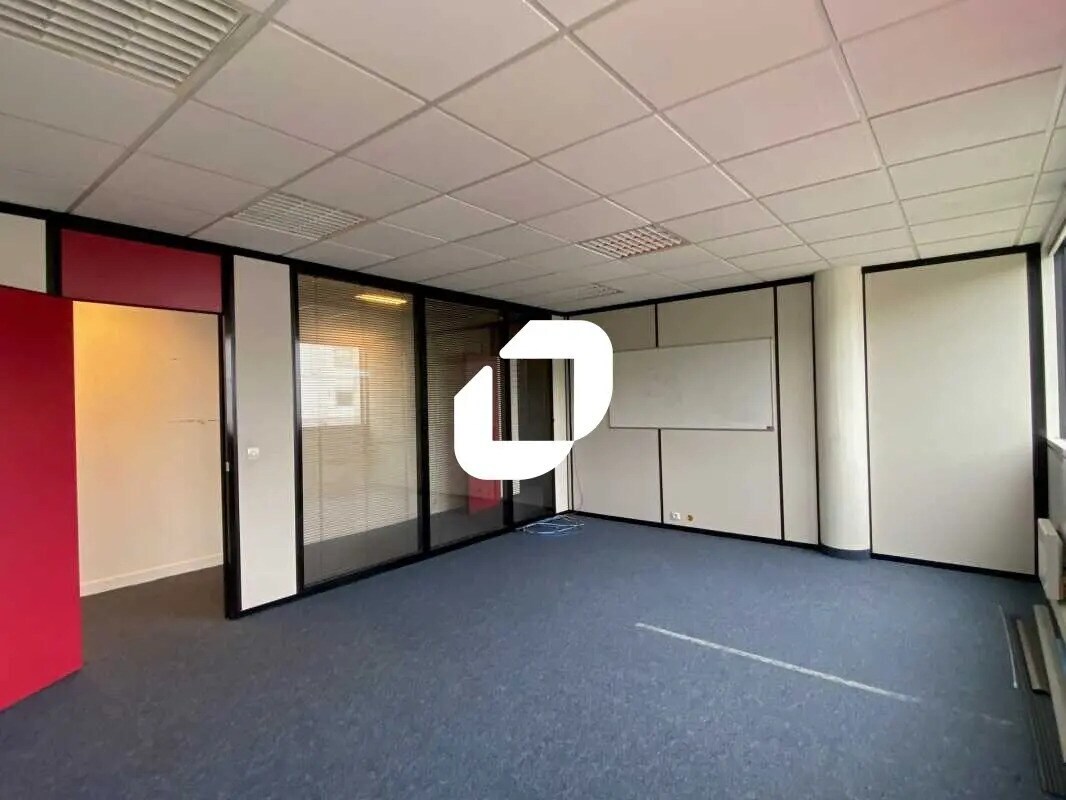 2 Rue Hélène Boucher, Guyancourt, YVE 78280 -  -  - Photo intérieure - Image 1 of 5