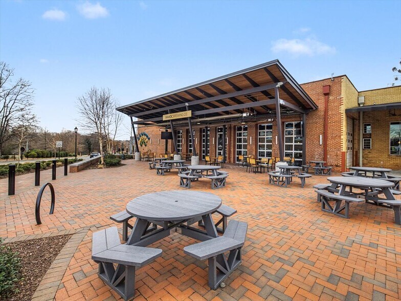 39 West St, Pittsboro, NC à louer - Photo de l’immeuble – Image 3 sur 81