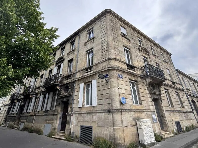 Bureau dans Bordeaux à vendre - Photo de l’immeuble – Image 2 sur 10