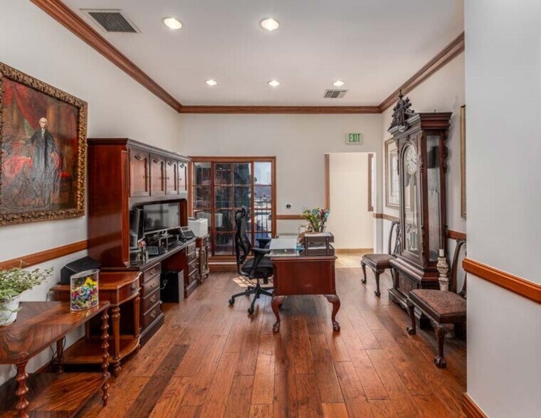 8752 Holloway Dr, West Hollywood, CA à louer - Photo intérieure – Image 3 sur 30