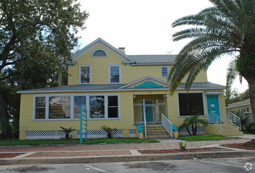 219 Magnolia Ave, Daytona Beach, FL à vendre - Photo de l’immeuble – Image 2 sur 2