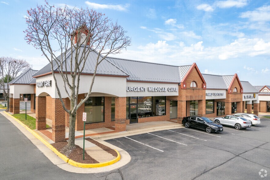 14001 St Germain Dr, Centreville, VA à louer - Photo principale – Image 1 sur 4