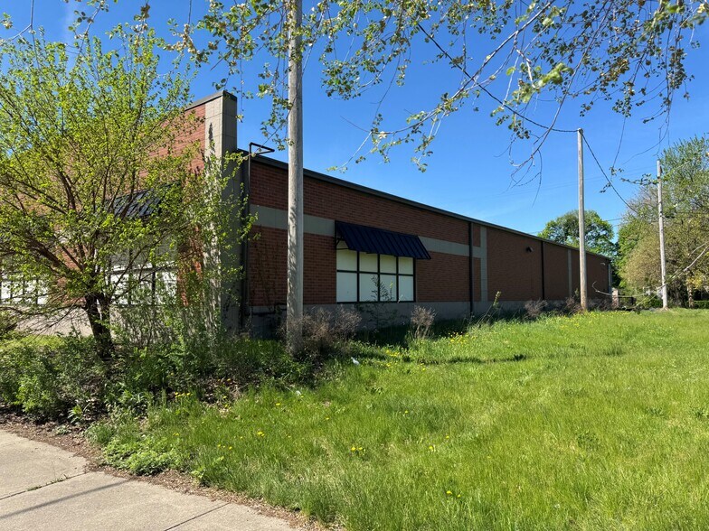 2272 E 55th St, Cleveland, OH à vendre - Photo de l’immeuble – Image 1 sur 12