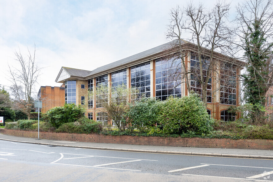 35-37 London Rd, Reigate à louer - Photo de l’immeuble – Image 2 sur 2