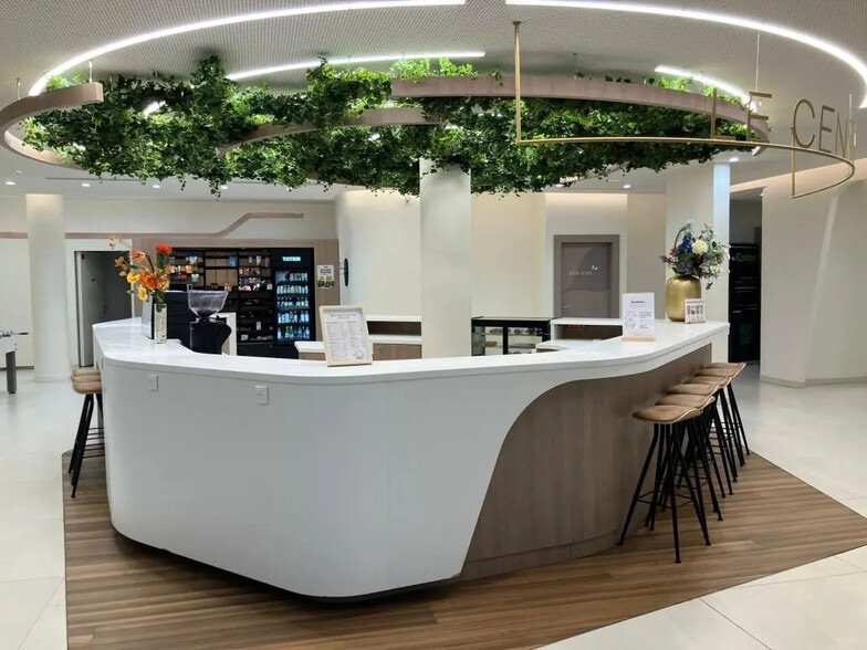 61-63 Rue Des Belles Feuilles, Paris à louer - Photo de l’immeuble – Image 3 sur 7