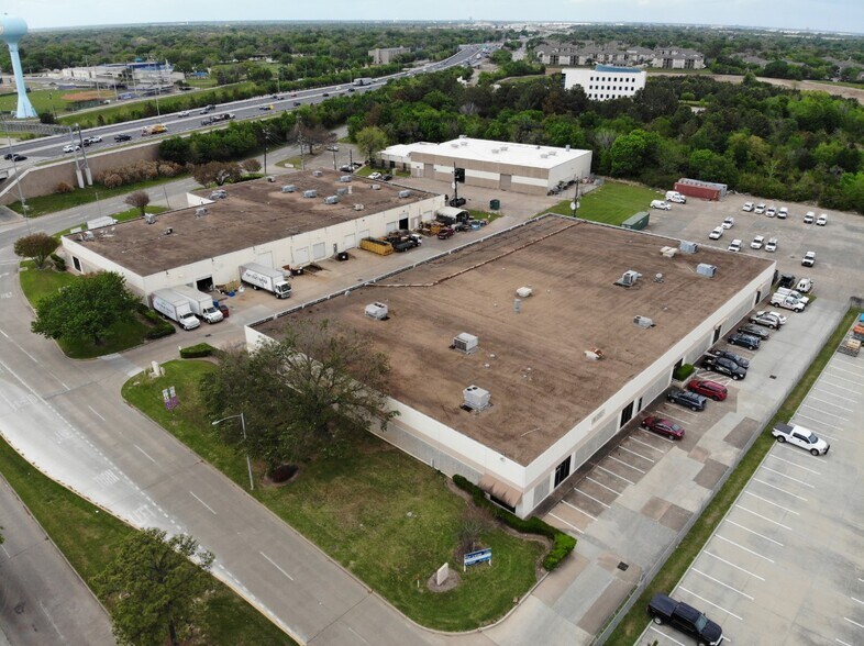 10050 W Gulf Bank Rd, Houston, TX à louer - Photo de l’immeuble – Image 2 sur 4
