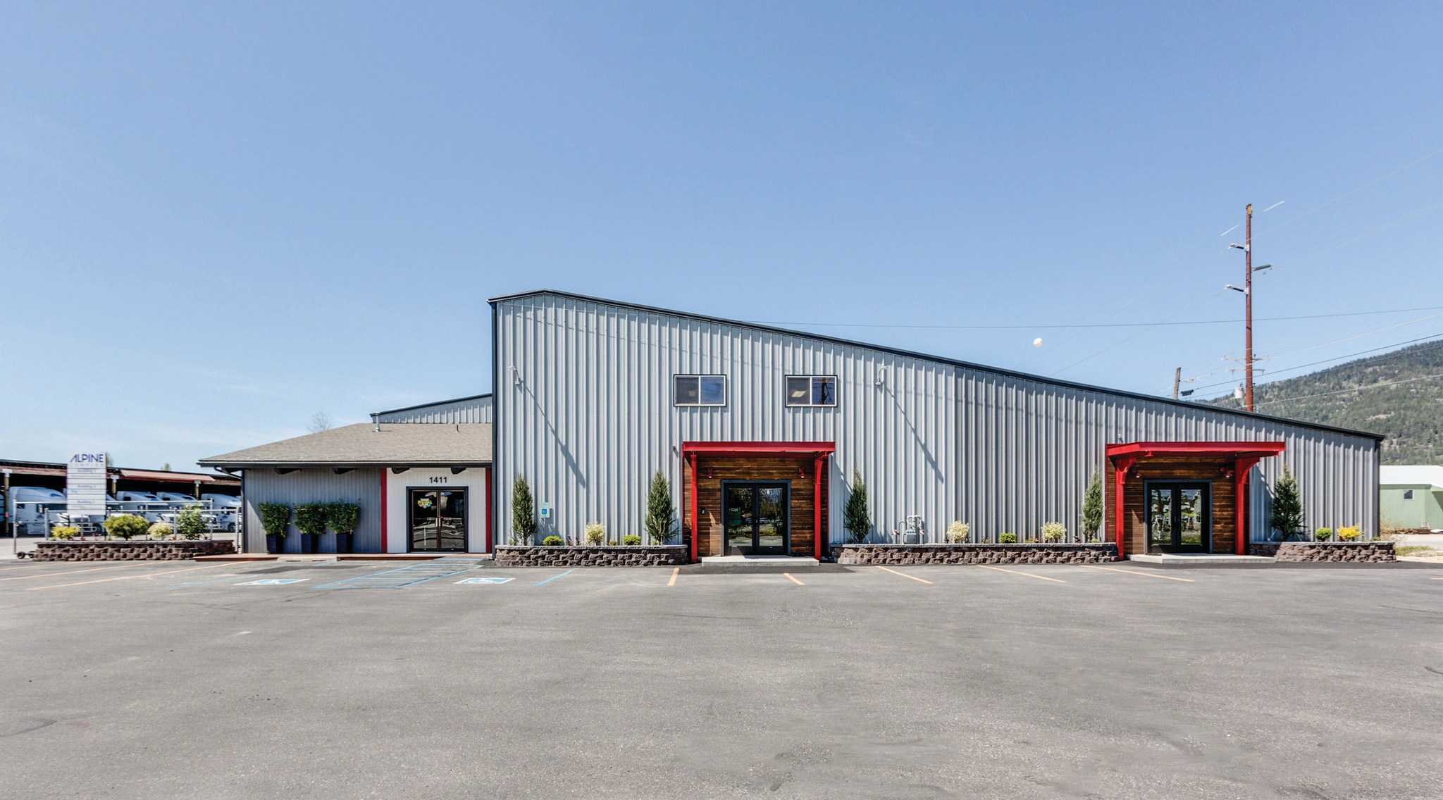 1411 N Division Ave, Sandpoint, ID à louer Photo principale– Image 1 sur 5